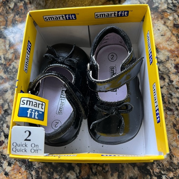 Baby Girl’s Mary Jane’s - Picture 4 of 8